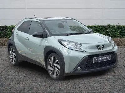 Used Toyota Aygo X 72 HP (52 kW) 2025 Green SUV