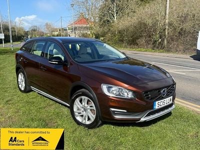 Used Volvo V60 CC SE 190 HP (139 kW) 2015 Bronze Estate