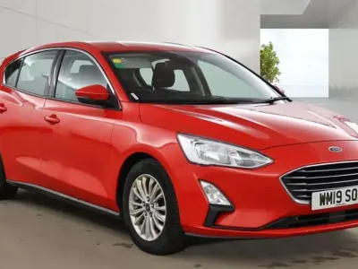 Używany Ford Focus Titanium 125 KM (91 kW) 2019 Czerwony Hatchback