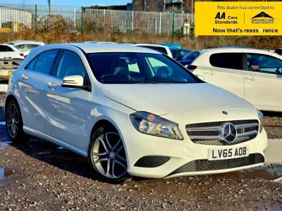 Używany Mercedes A200 136 KM (100 kW) 2015 Biały Hatchback