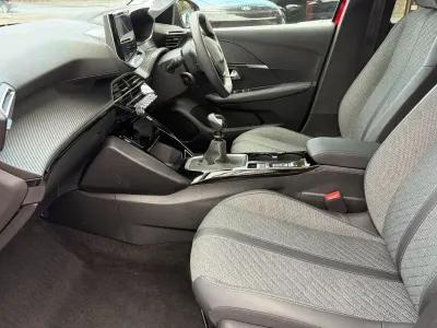 Used Peugeot 208 Allure 99 HP (72 kW) 2025 Red Hatchback