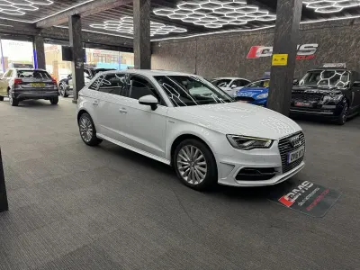 Used Audi A3 e-tron Advanced 204 HP (150 kW) 2016 White Hatchback