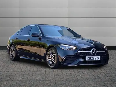Second-hand Mercedes C200 AMG line 200 CP (147 kW) 2025 Negru Berlinǎ