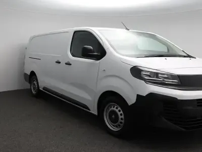Used Vauxhall Vivaro 150 HP (110 kW) 2025 White MPV