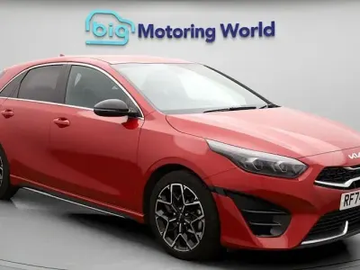 Usado Kia Ceed GT-Line 140 HP (102 kW) 2024 Vermelho Citadino