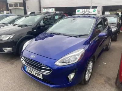 Usado Ford Fiesta Titanium 2017 Azul Utilitario