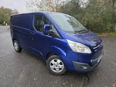 Usado Ford Transit Custom Limited 130 HP (95 kW) 2016 Azul Van
