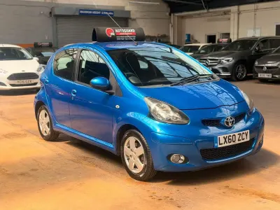 Used Toyota Aygo 68 HP (50 kW) 2010 Blue Hatchback