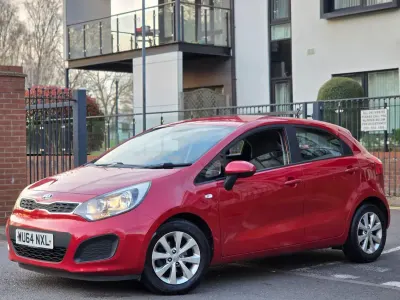 Used Kia Rio 84 HP (61 kW) 2014 Red Hatchback