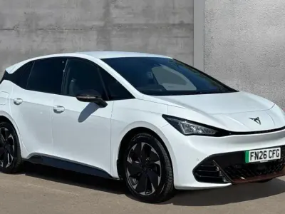 Begagnad Cupra Born e-Boost 169 kW (231 HK) 2026 Vit Halvkombi
