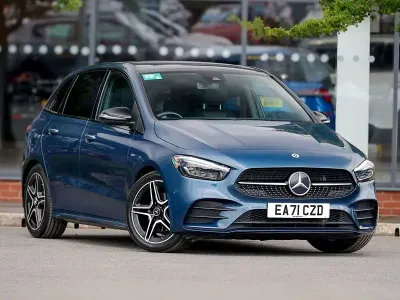 Used Mercedes B200 AMG Line Premium Plus 163 HP (119 kW) 2021 Blue Hatchback