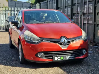 Used Renault Clio Dynamique 90 HP (66 kW) 2013 Red Hatchback