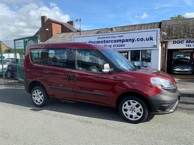 Used Fiat Doblò Pop 95 HP (69 kW) 2017 Red MPV