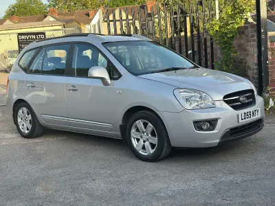 Used Kia Carens 140 HP (102 kW) 2009 Silver MPV
