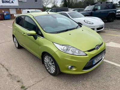 Używany Ford Fiesta Titanium 94 KM (69 kW) 2009 Zielony Hatchback