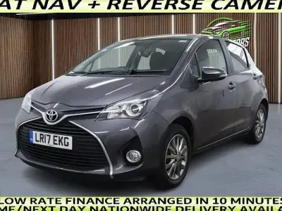 Used Toyota Yaris 99 HP (72 kW) 2016 Grey Hatchback