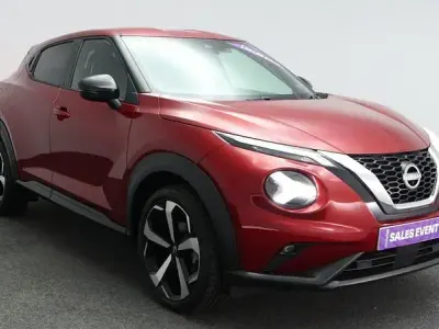 Usado Nissan Juke Tekna 114 HP (83 kW) 2023 Vermelho SUV