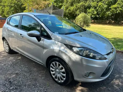 Used Ford Fiesta 70 HP (51 kW) 2011 Silver Hatchback