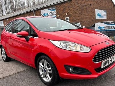 Used Ford Fiesta Zetec 82 HP (60 kW) 2014 Red Hatchback