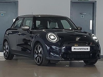 Używany Mini Cooper S Exclusive 178 KM (130 kW) 2023 Czarny Hatchback