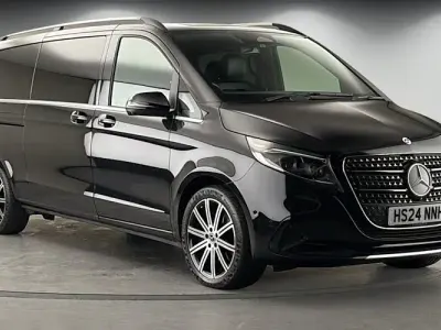 Usado Mercedes V300 Premium 237 HP (174 kW) 2024 Preto Monovolume