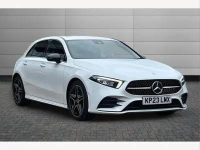 Begagnad Mercedes A180 Executive 136 HK (100 kW) 2023 Vit Halvkombi