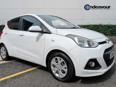 Used Hyundai i10 SE 83 HP (61 kW) 2014 White Hatchback