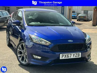 Begagnad Ford Focus ST-Line 2017 Blå Halvkombi