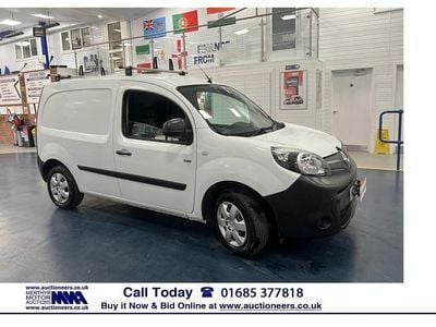 Used Renault Kangoo Business 44 kW (60 HP) 2018 White MPV