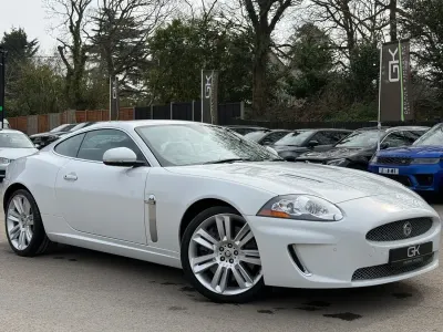 Używany Jaguar XKR Supercharged 510 KM (375 kW) 2010 Biały Coupe