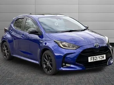Używany Toyota Yaris Hybrid 116 KM (85 kW) 2021 Niebieski Hatchback