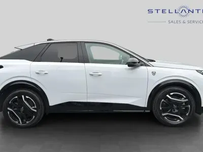 Second-hand Peugeot e-3008 GT 152 kW (207 CP) 2025 Alb SUV