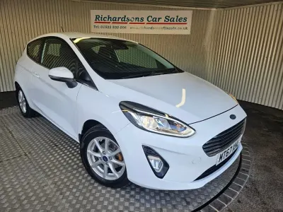 Used Ford Fiesta Zetec 85 HP (62 kW) 2017 White Hatchback