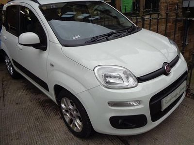 Used Fiat Panda Lounge 69 HP (50 kW) 2015 Ambient white pastel Hatchback