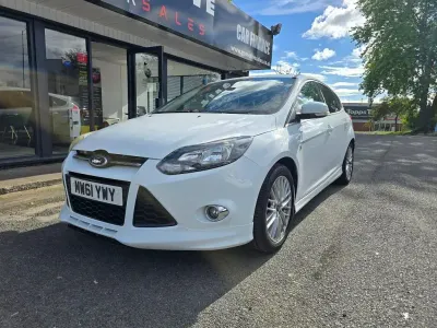 Used Ford Focus Zetec 2012 White Hatchback