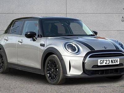Begagnad Mini Cooper Classic 134 HK (98 kW) 2023 Silver Halvkombi