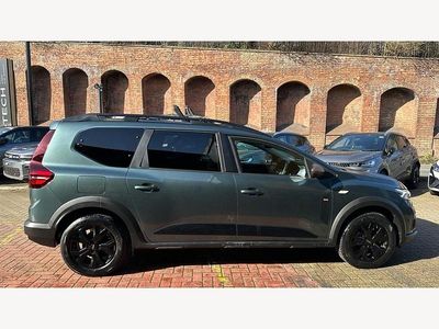 Used Dacia Jogger Extreme 2025 Green MPV