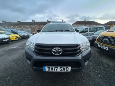 Used Toyota HiLux Active 150 HP (110 kW) 2017 Blue Pickup