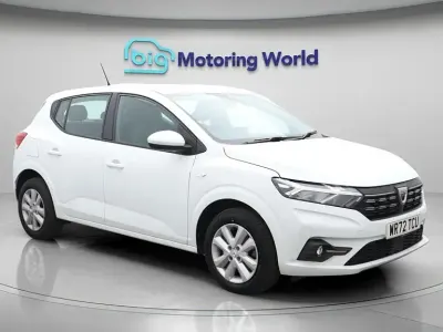 Używany Dacia Sandero Comfort 90 KM (66 kW) 2022 Biały Hatchback