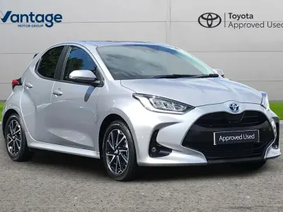 Used Toyota Yaris Design 113 HP (83 kW) 2023 Silver Hatchback