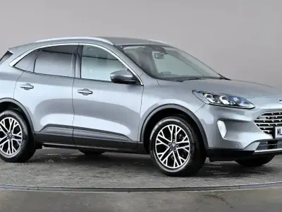 Usado Ford Kuga Titanium 150 CV (110 kW) 2023 Plateado SUV