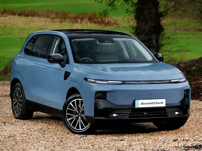 New Leapmotor B10 160 kW (218 HP) 2025 Metallic  starry night blue SUV