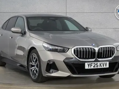 Begagnad BMW 530e M Sport 295 HK (216 kW) 2025 Grå
