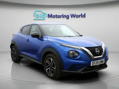 Begagnad Nissan Juke N-Connecta 113 HK (83 kW) 2024 Blå SUV