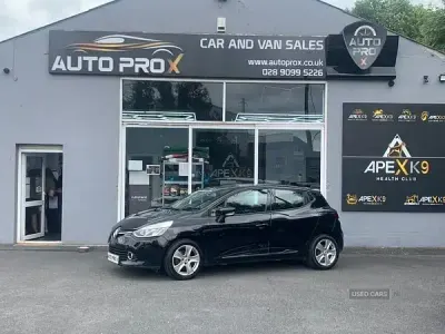 Used Renault Clio Dynamique 75 HP (55 kW) 2016 Black Hatchback