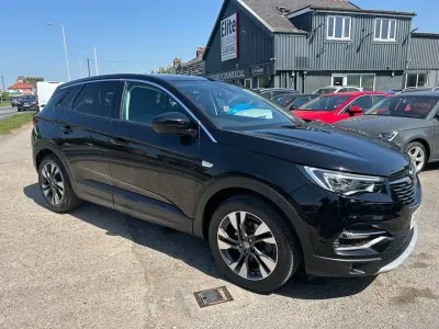 Second-hand Vauxhall Grandland X SRi 130 CP (95 kW) 2019 Negru SUV