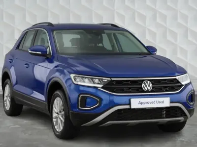 Used VW T-Roc Life 150 HP (110 kW) 2024 Blue SUV