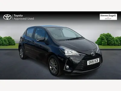 Używany Toyota Yaris 107 KM (78 kW) 2019 Czarny Hatchback