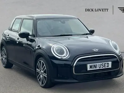 Usado Mini Cooper Exclusive 134 CV (98 kW) 2023 Negro Utilitario