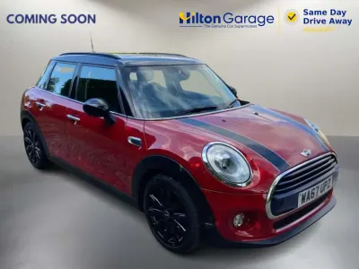 Begagnad Mini Cooper Hatch 2017 Röd Halvkombi